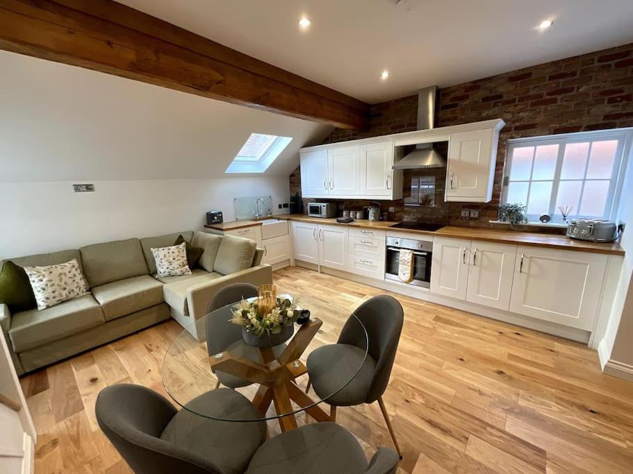 Apt D In Old Grade 2 Converted Farmhouse Market Weighton Esterno foto
